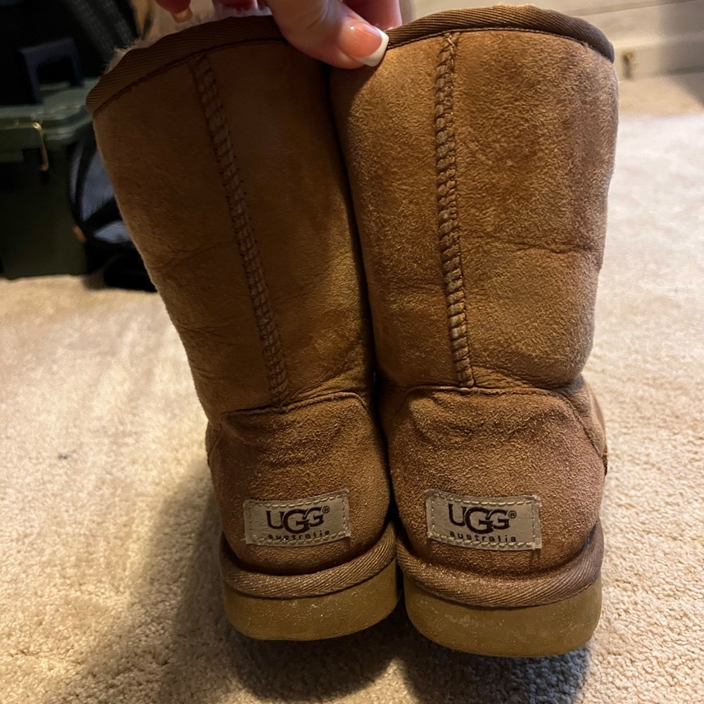 Uggs - image 2